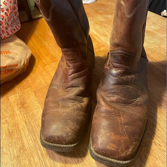 Justin Boots Shoes Justin Boots 9d Square Toe Some Wear On Outside